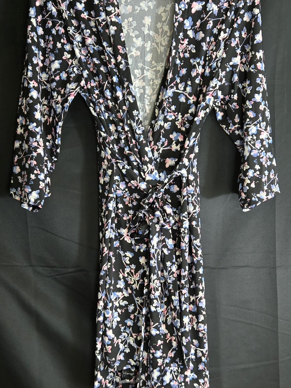Marilyn Monroe Black Floral Tie-Waist Robe with Pink & Blue #526 Blossoms